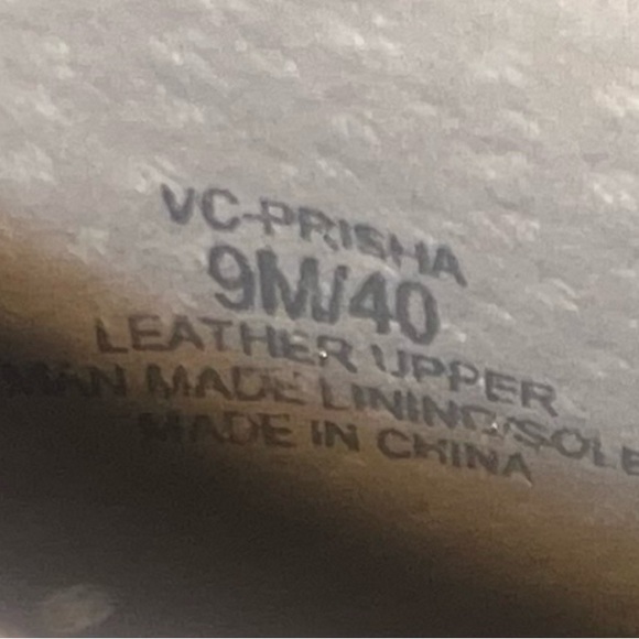 Vince Camuto- Prisha Bootie -Light Taupe Foxy Nubuck- Size:9 -Like New! - Picture 6 of 9